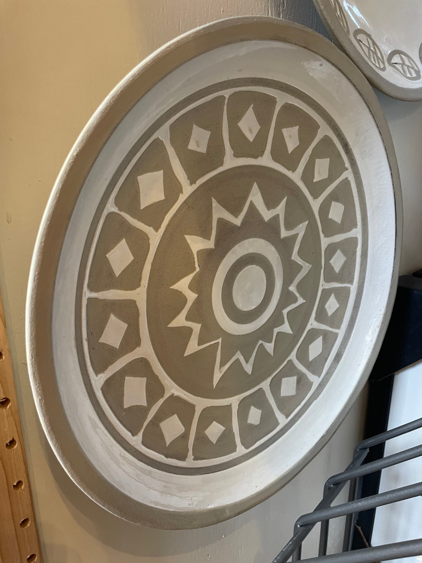 White/Natural Hanging Plate-Asst.