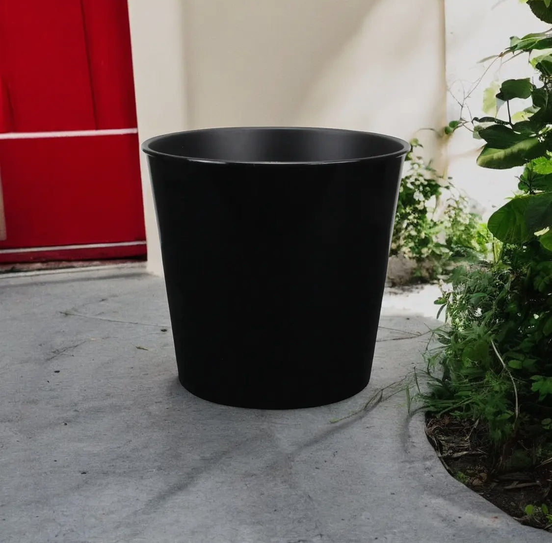 11” Black Recycled indoor/outdoor Round Pot