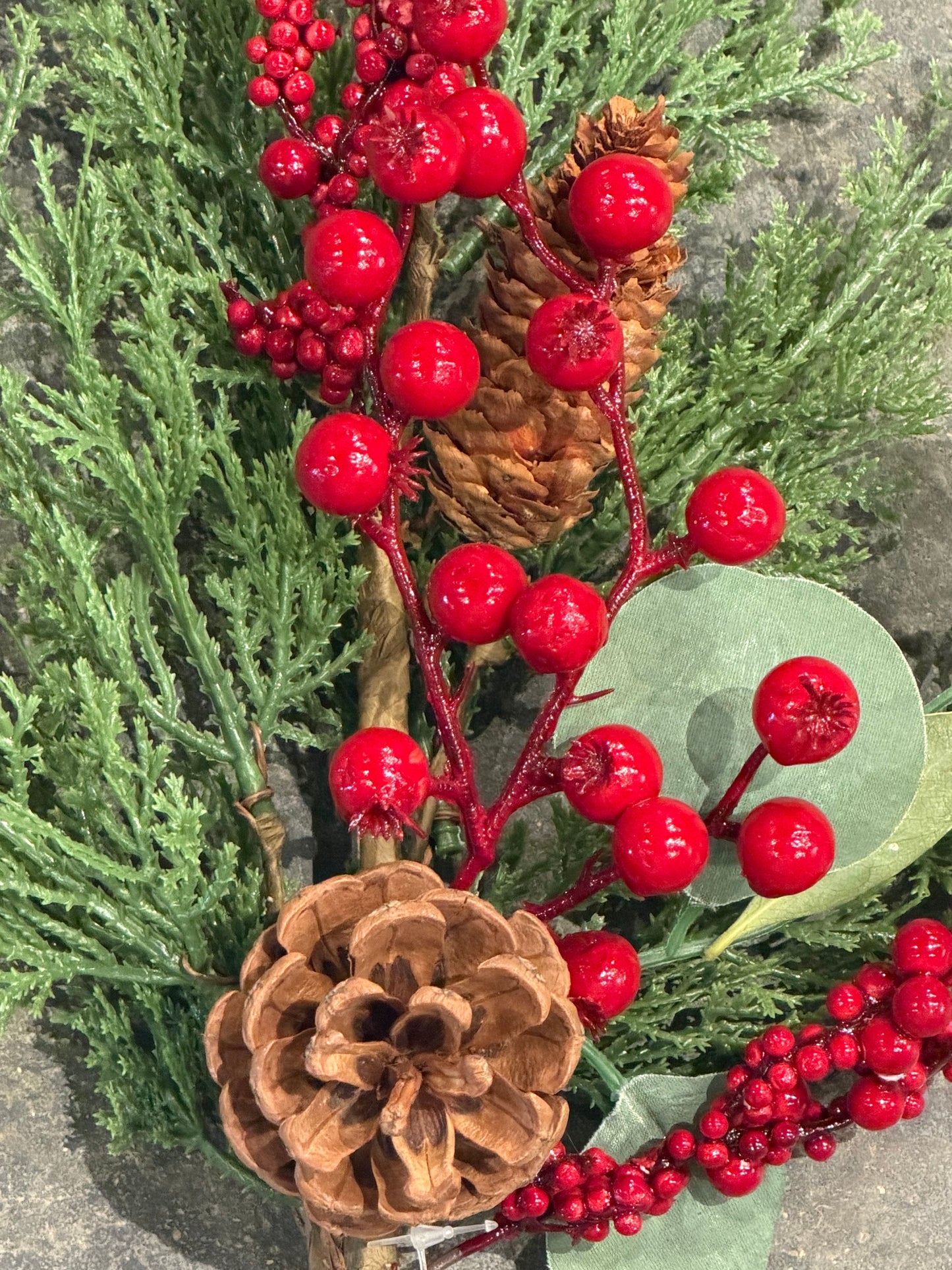 Evergreen w/Pinecone & Red Berries