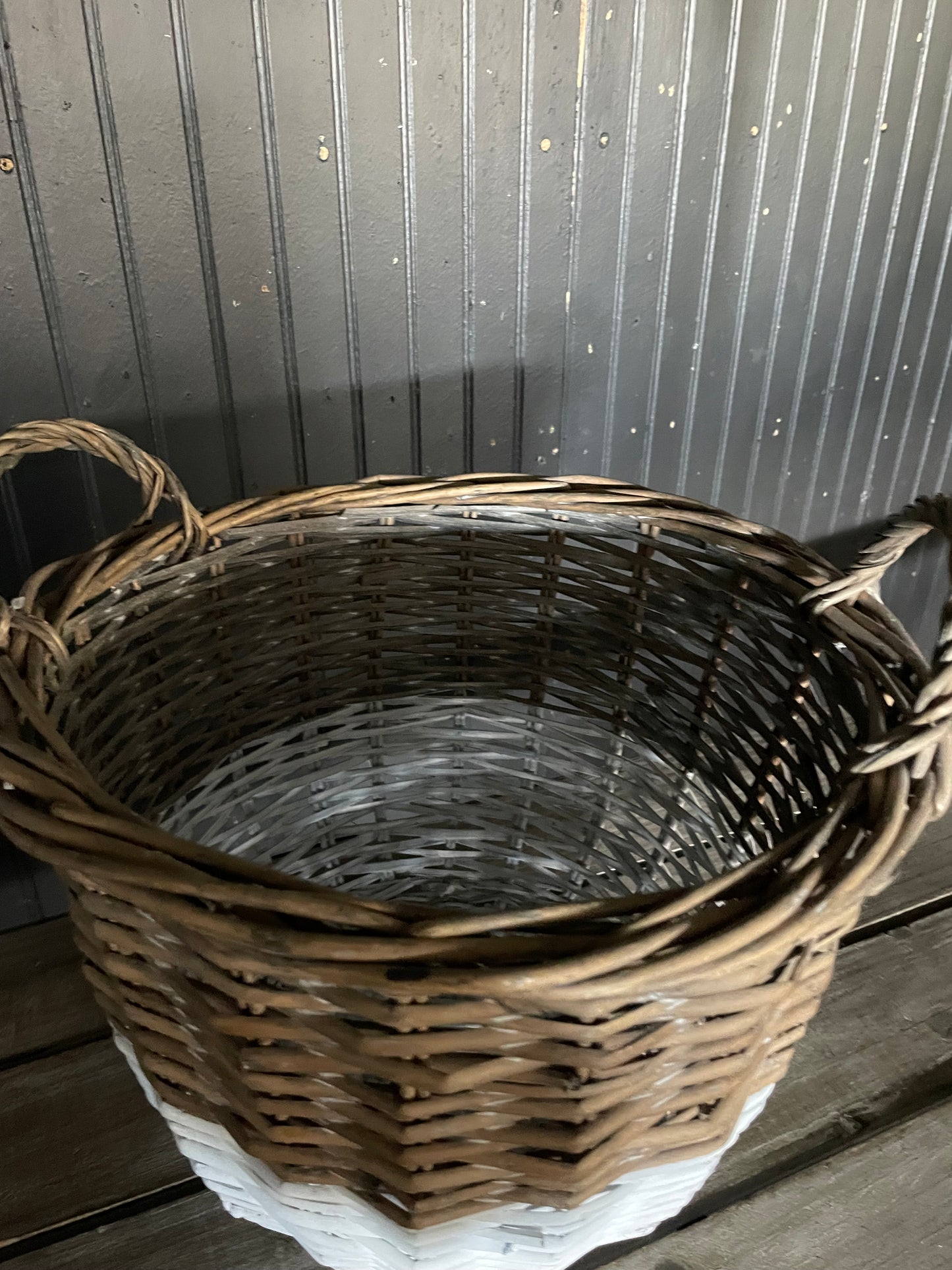 Natural/ White Handled Basket