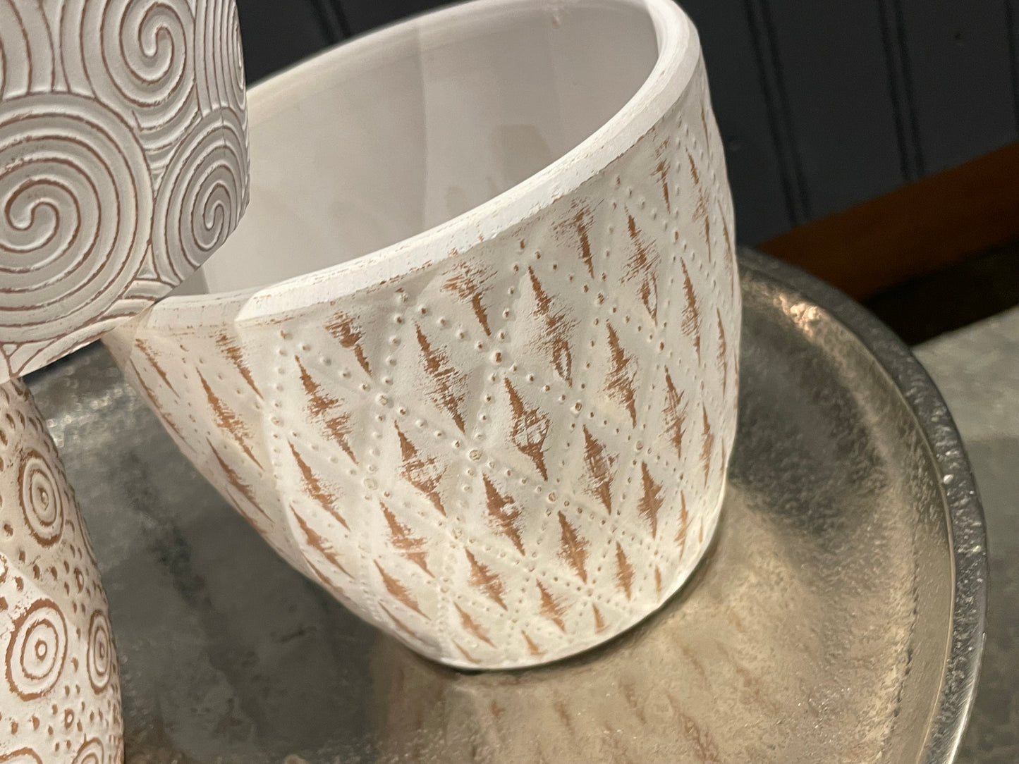 White pottery with natural patterns- 3 assorted