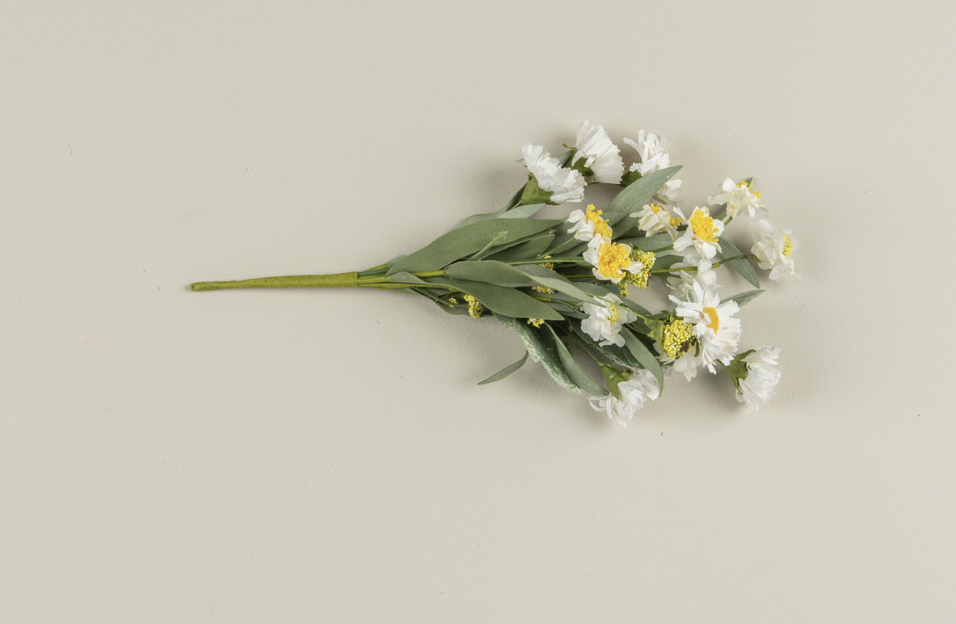 12” White Paper Daisy Bush