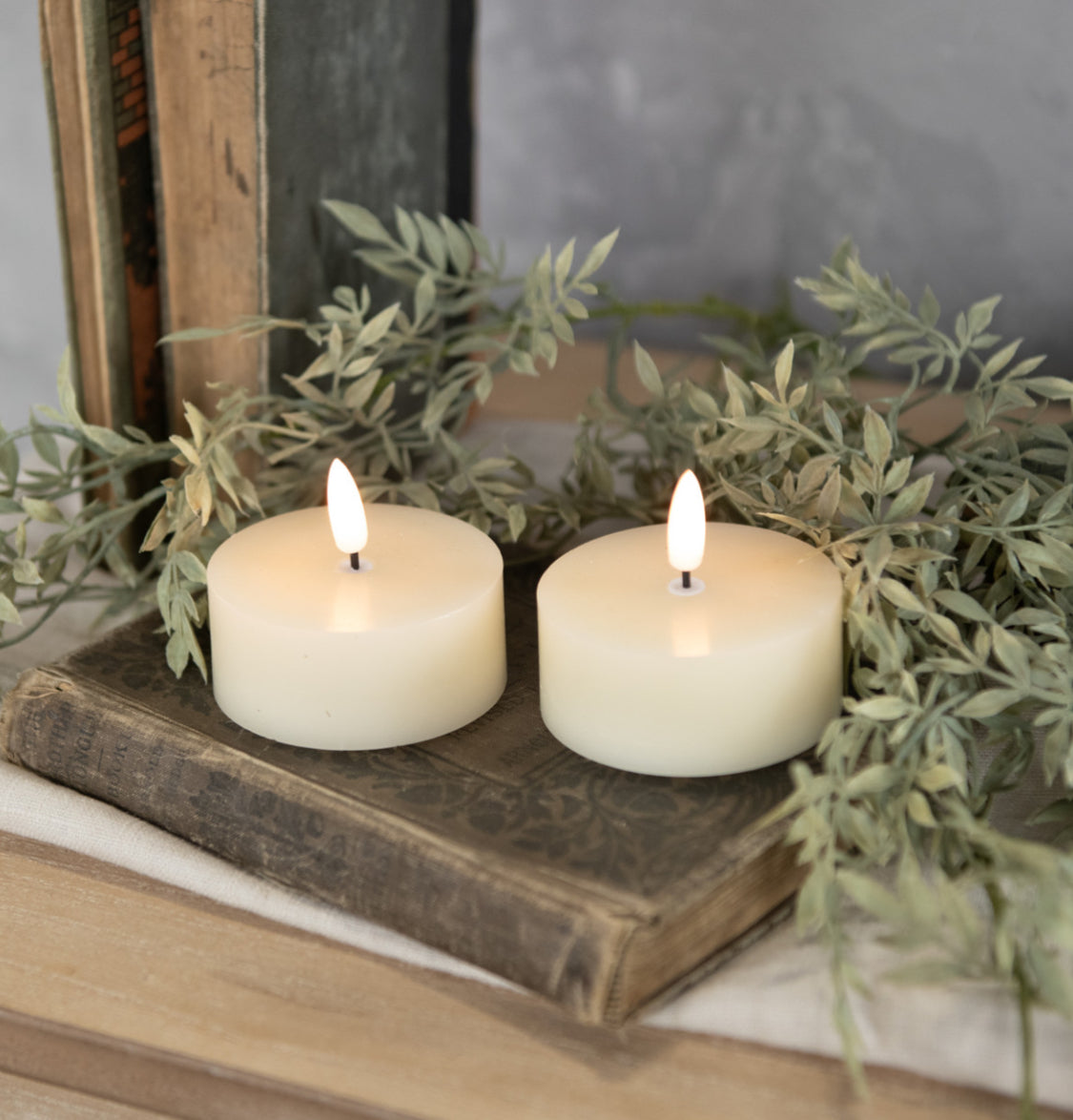 Oversized 3D Flame Cream Tealight Candles