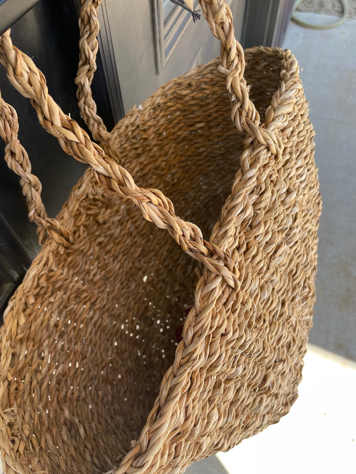 Oval Seagrass Basket w/ Handle