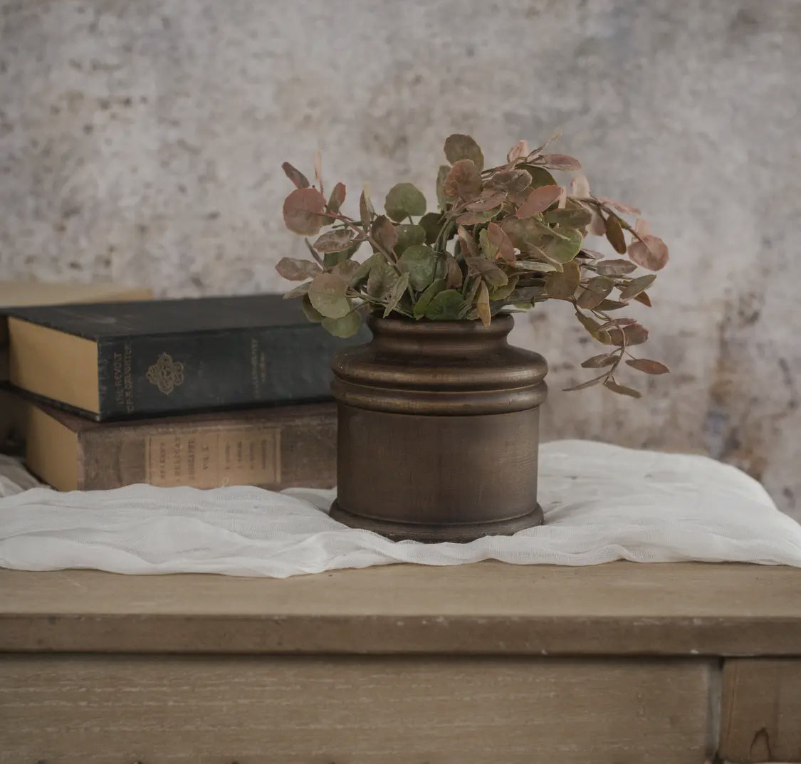 4.5” Dark Wood Bed Vase