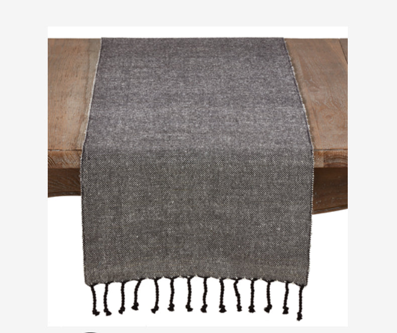 Solid Tassel Runner