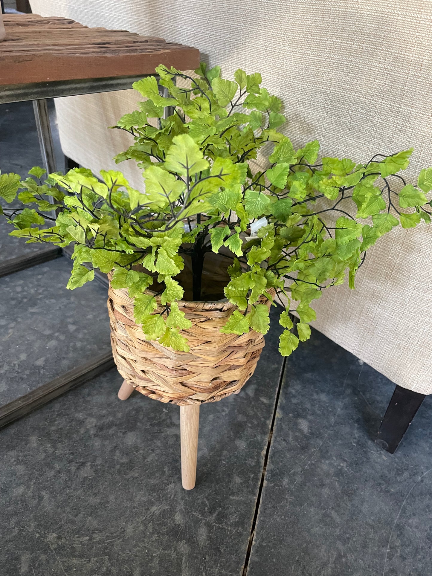 Wicker Basket w/Wood Feet
