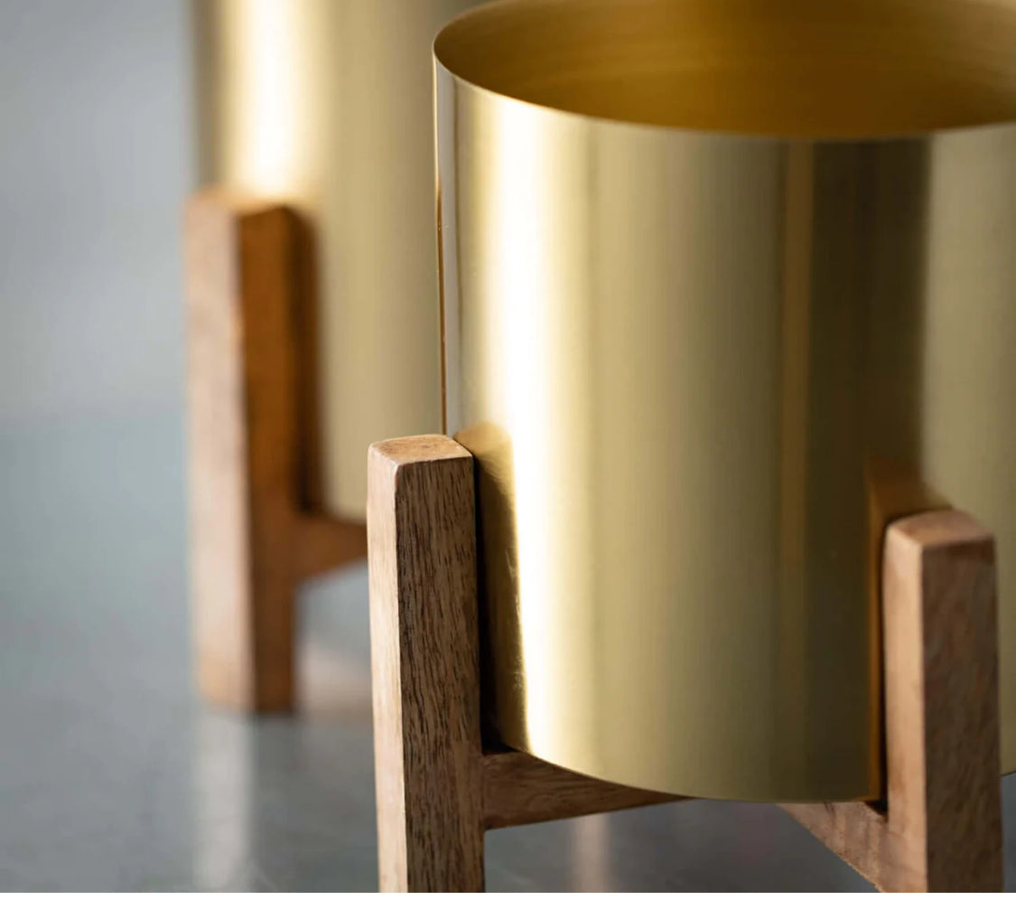 Brass planter w/Wood Stand-Lg