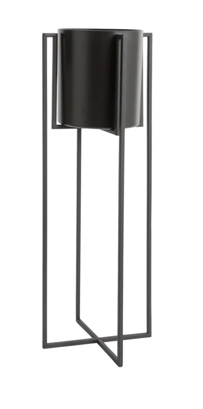 Black Pot w/Stand