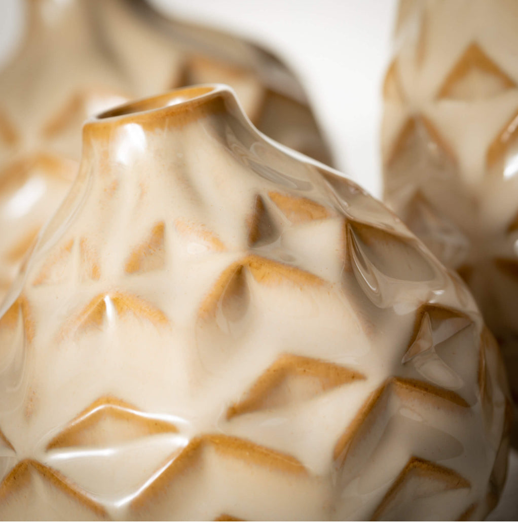 Golden Geometric Vase-med