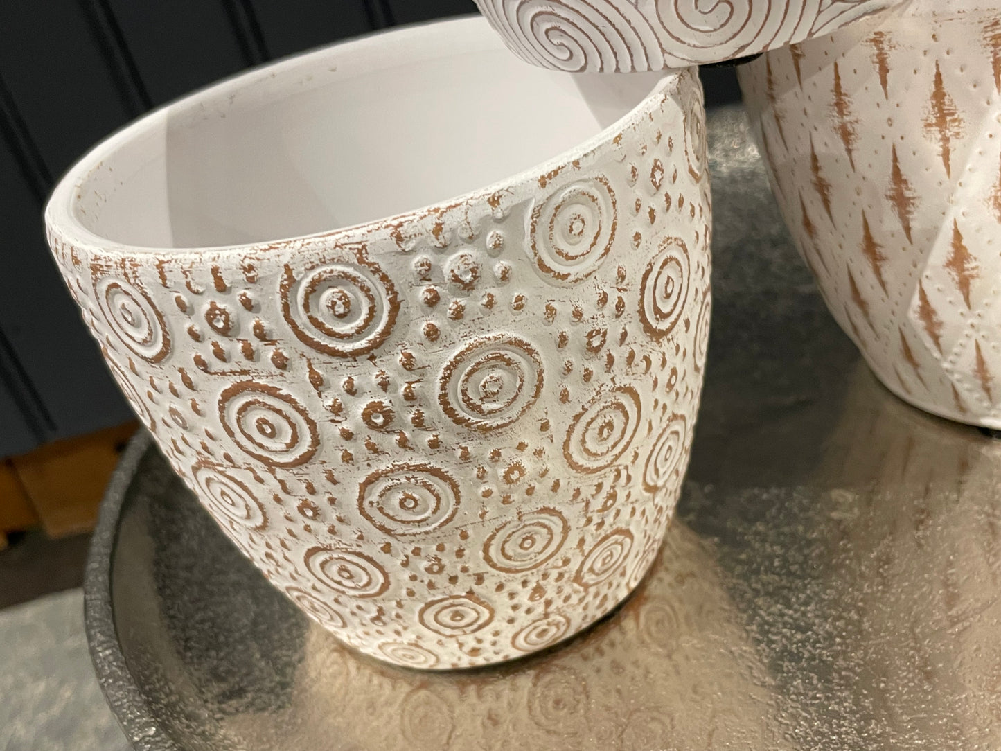 White pottery with natural patterns- 3 assorted