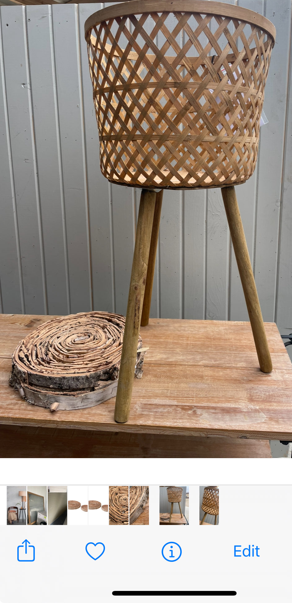 Bamboo Basket w/Wood Legs-med