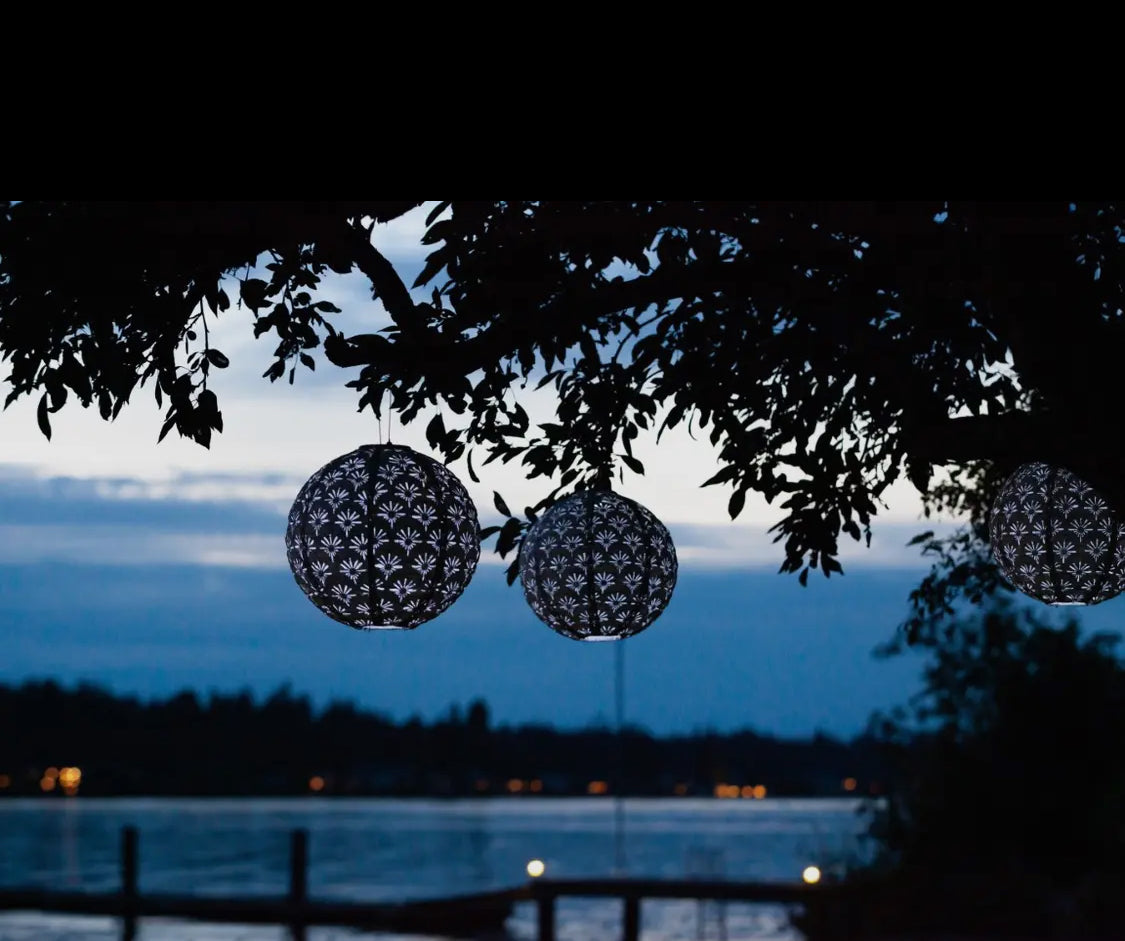 Stella Deco 12” Globe Solar Lantern-Porcelain