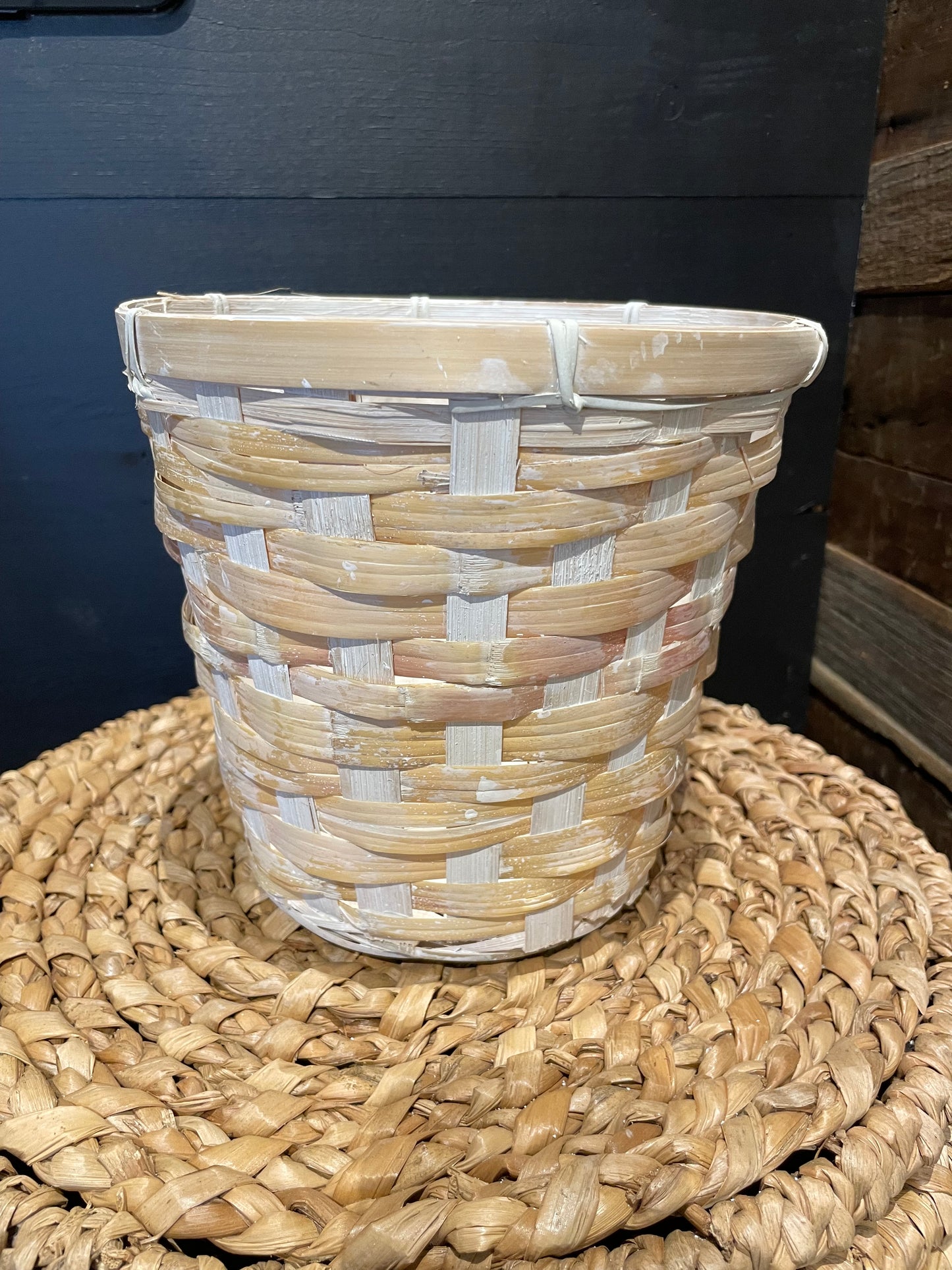6” Whitewash Basket w/Plastic Lining