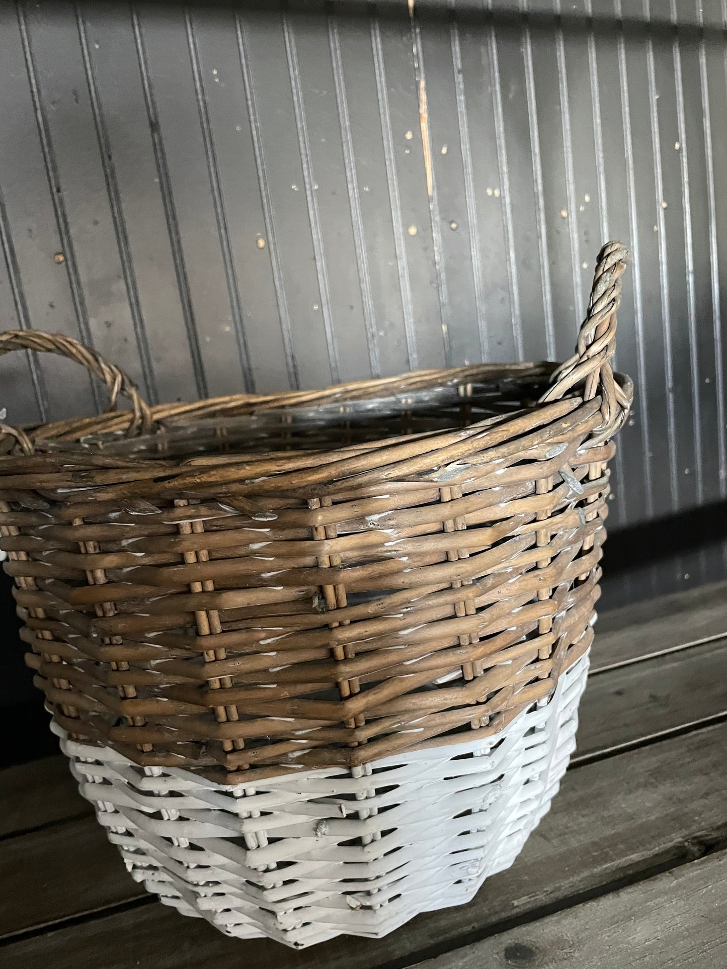 Natural/ White Handled Basket