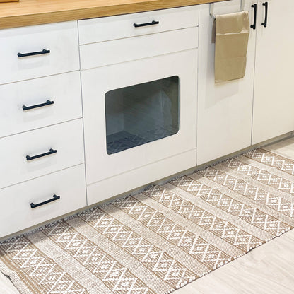 MOROCCO RUNNER RUG, BEIGE-WHITE, 2' x5'.