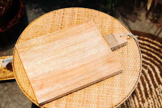 Wood Cutting Board W/Jute Wrapped Handle