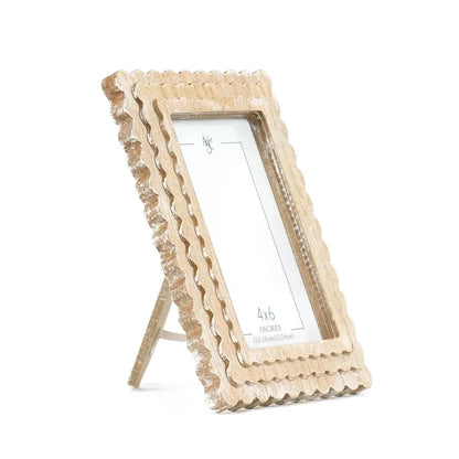 Wood scallop photo frame for 4x6 pic, natural - 17023