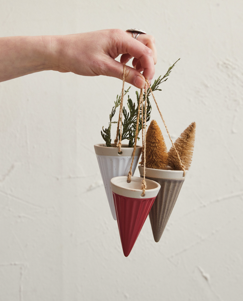 Debossed Stoneware Hanging Cone Vase w/Jute Rope Hanger