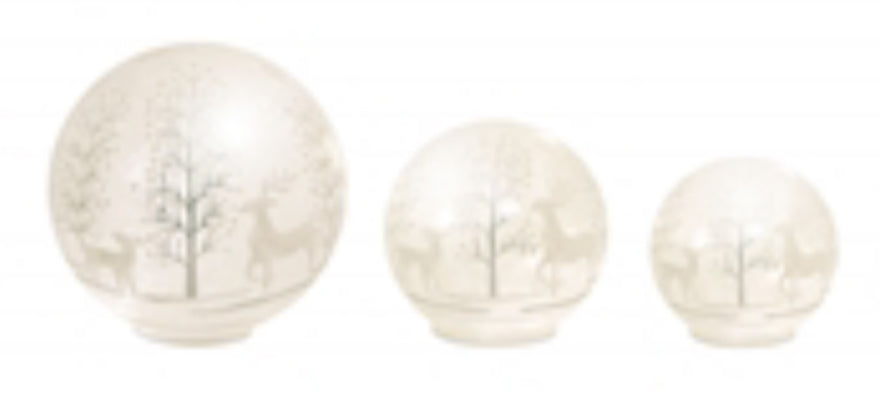 LED Deer & Tree Globe-Med