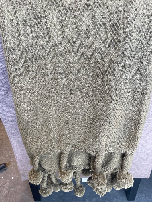 Cotton Throw w/Braided Pom Poms