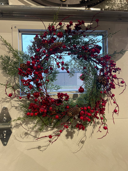 25” Pine,Berries & Bells Wreath