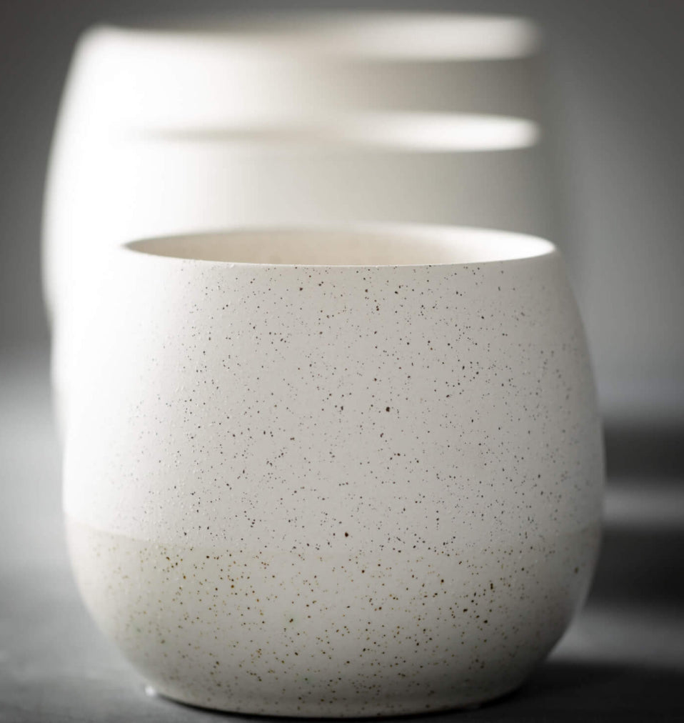 Cream Speckled Round Planter-sm