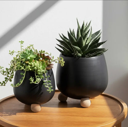 8” Ceramic Knobby Feet Planter