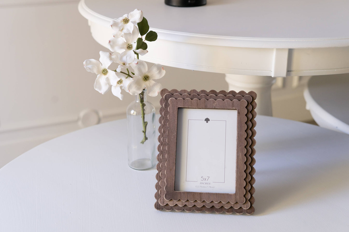 Wood scallop photo frame for 5x7 pic, espresso - 17030