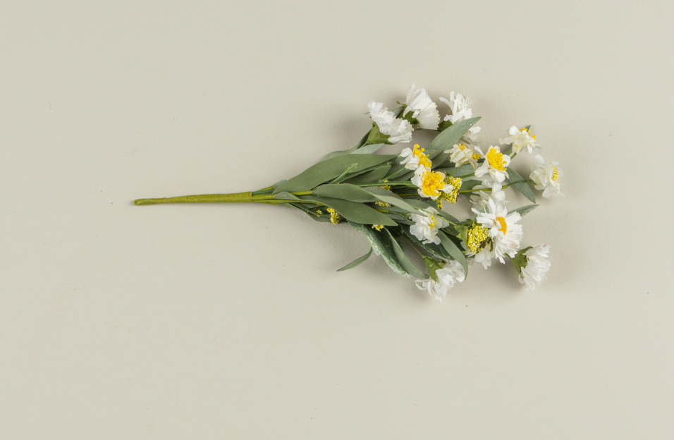 12” White Paper Daisy Bush