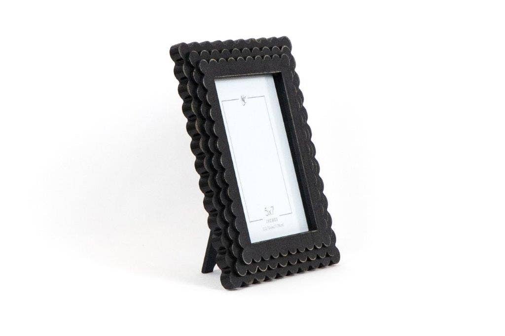Wood Scallop photo frame for 5x7 pic, black  - 17026