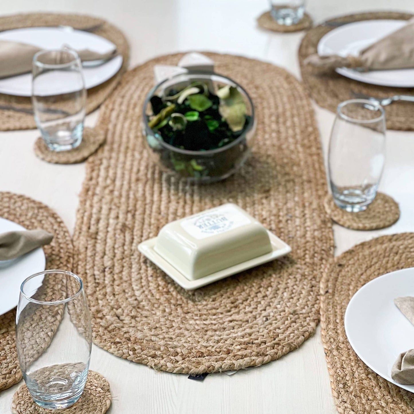 OVAL BRAIDED TABLE RUNNER, NATURAL JUTE, 13'' x 36''.