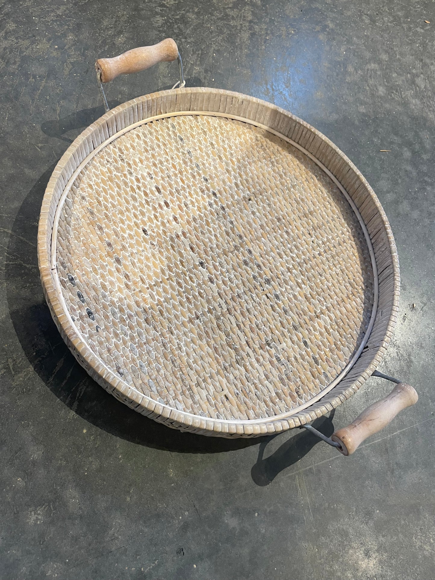 14” Round Whitewash Wicker Tray w/ Handles