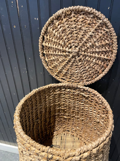 Med. Round Hyacinth Basket w/Lid