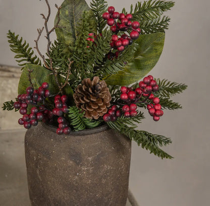 16” Cedar & Magnolia Leaf w/Red Berry Pick