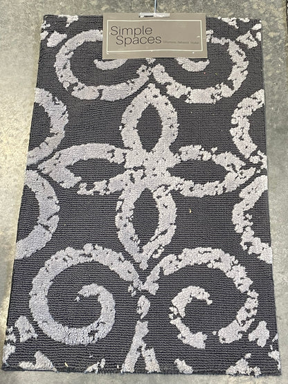 Gray Gate Rug-21”X 33”