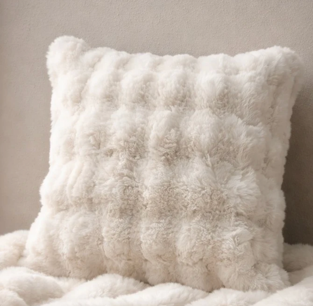 20” Soft Cozy White Pillow