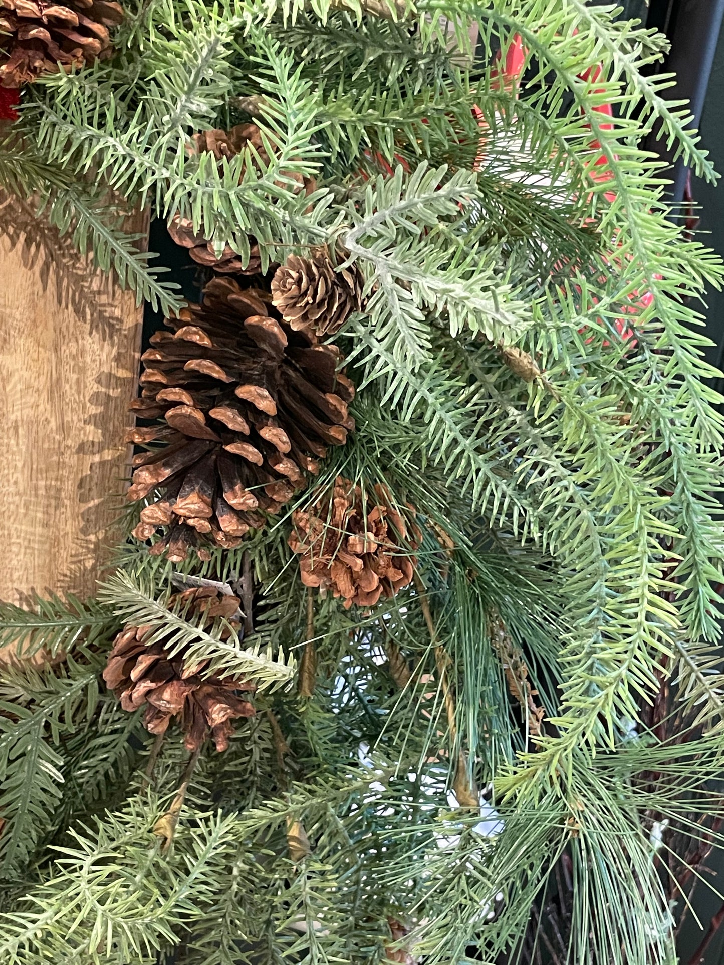 Mixed Pine Wreath W/Pinecones