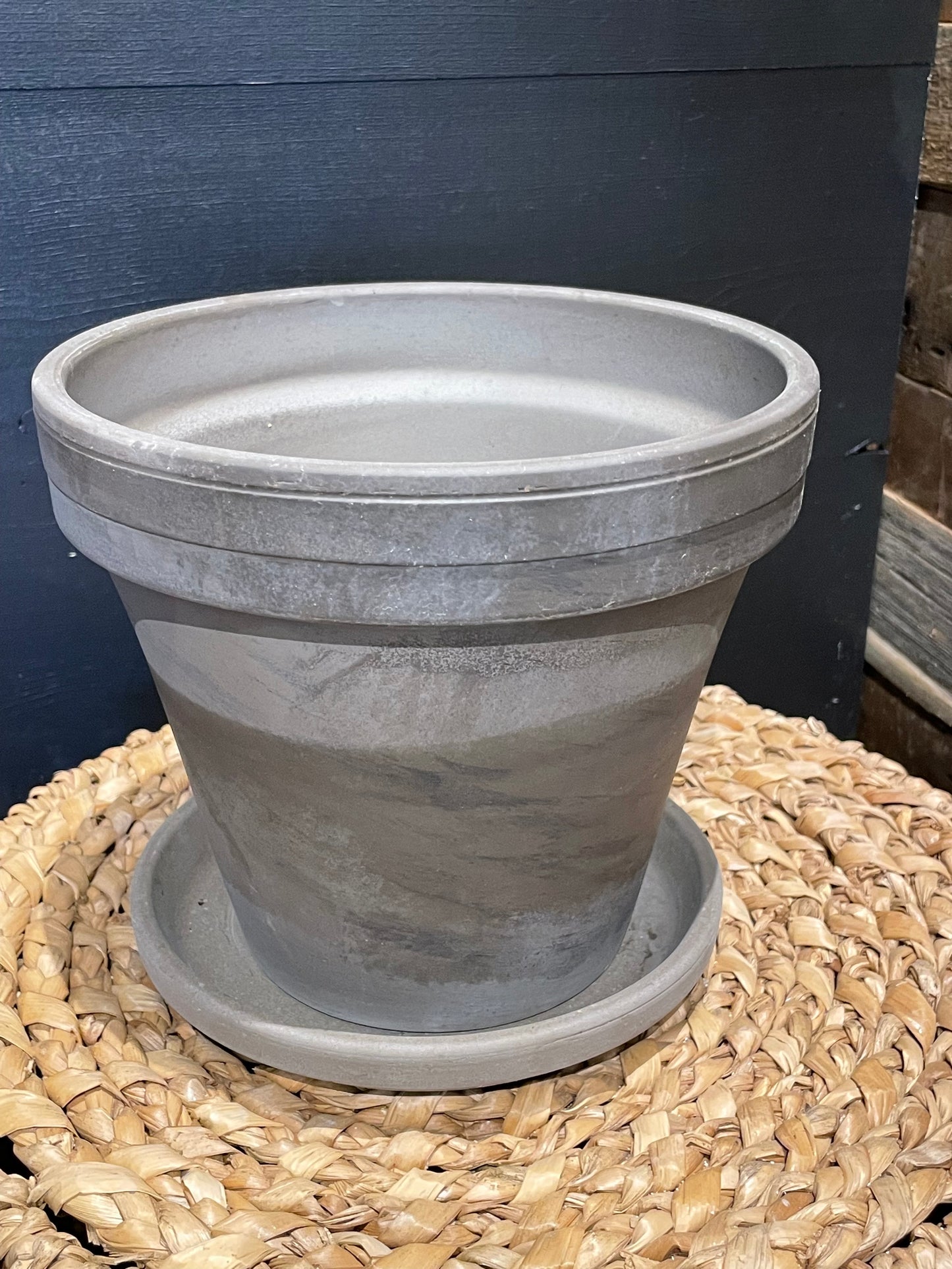 Standard Granite Pot w/Saucer