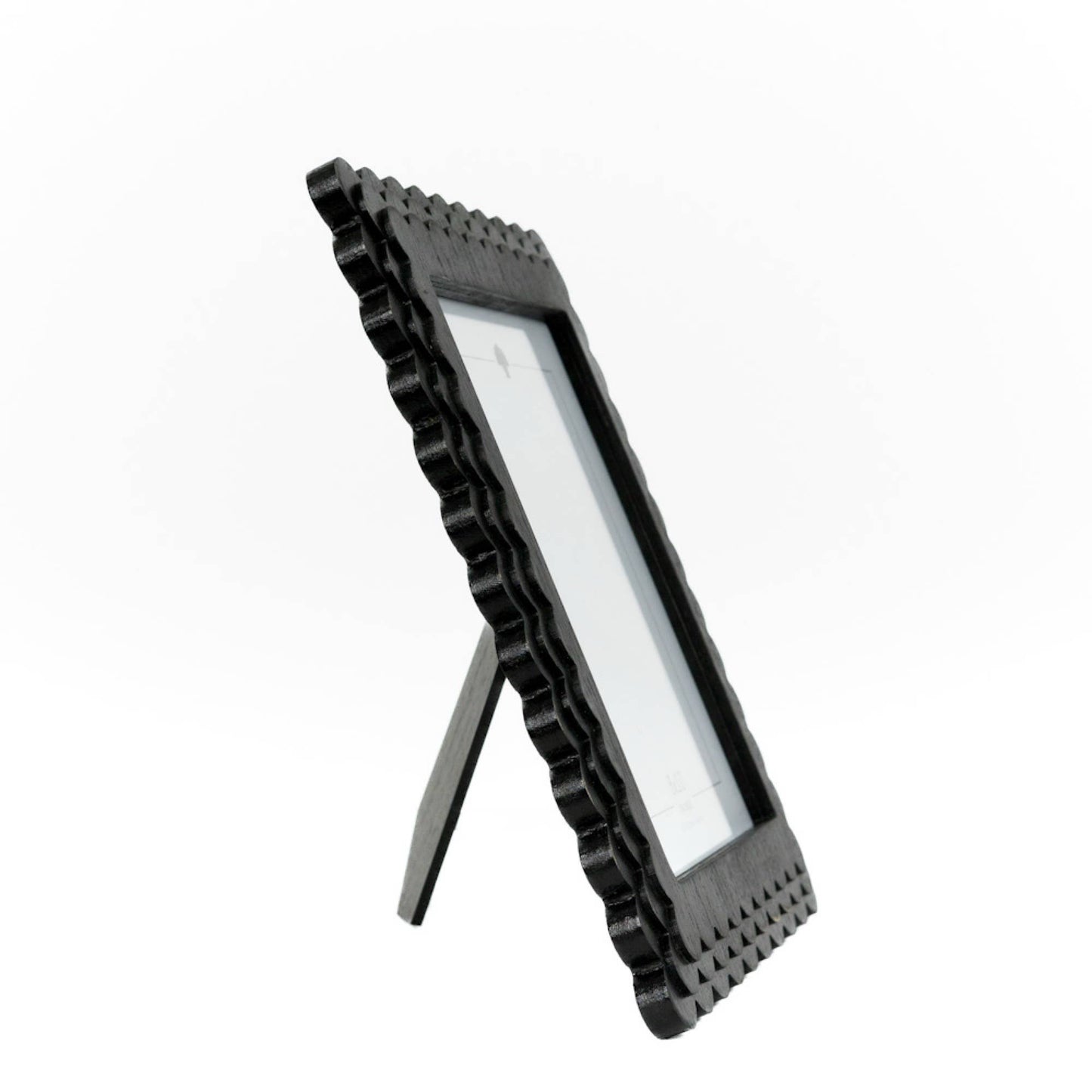 Wood scallop photo frame for 8x10 pic, black  - 17059