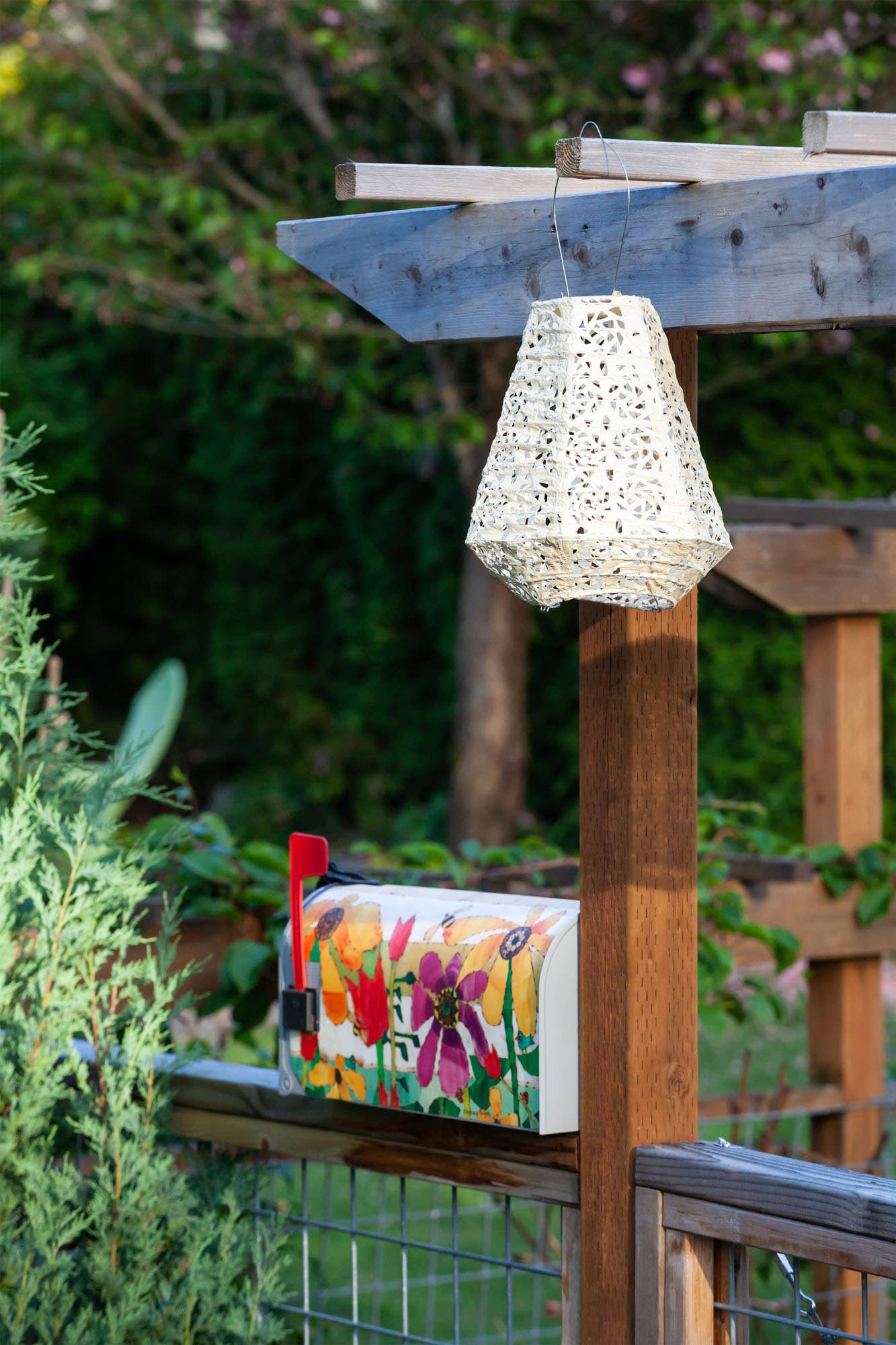 Stella Prism 11" Solar Lantern - Pearl