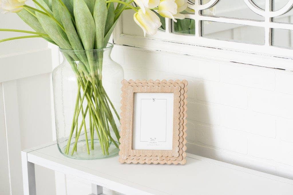 Wood photo frame SCALLOP for 5x7 pic, natural - 17028