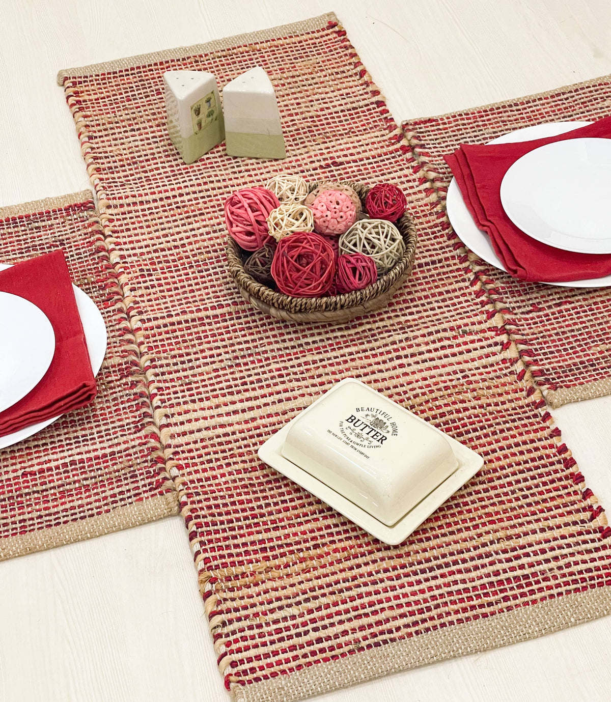 OMBRE TABLE RUNNER, NATURAL JUTE-RED, 13''x48''.